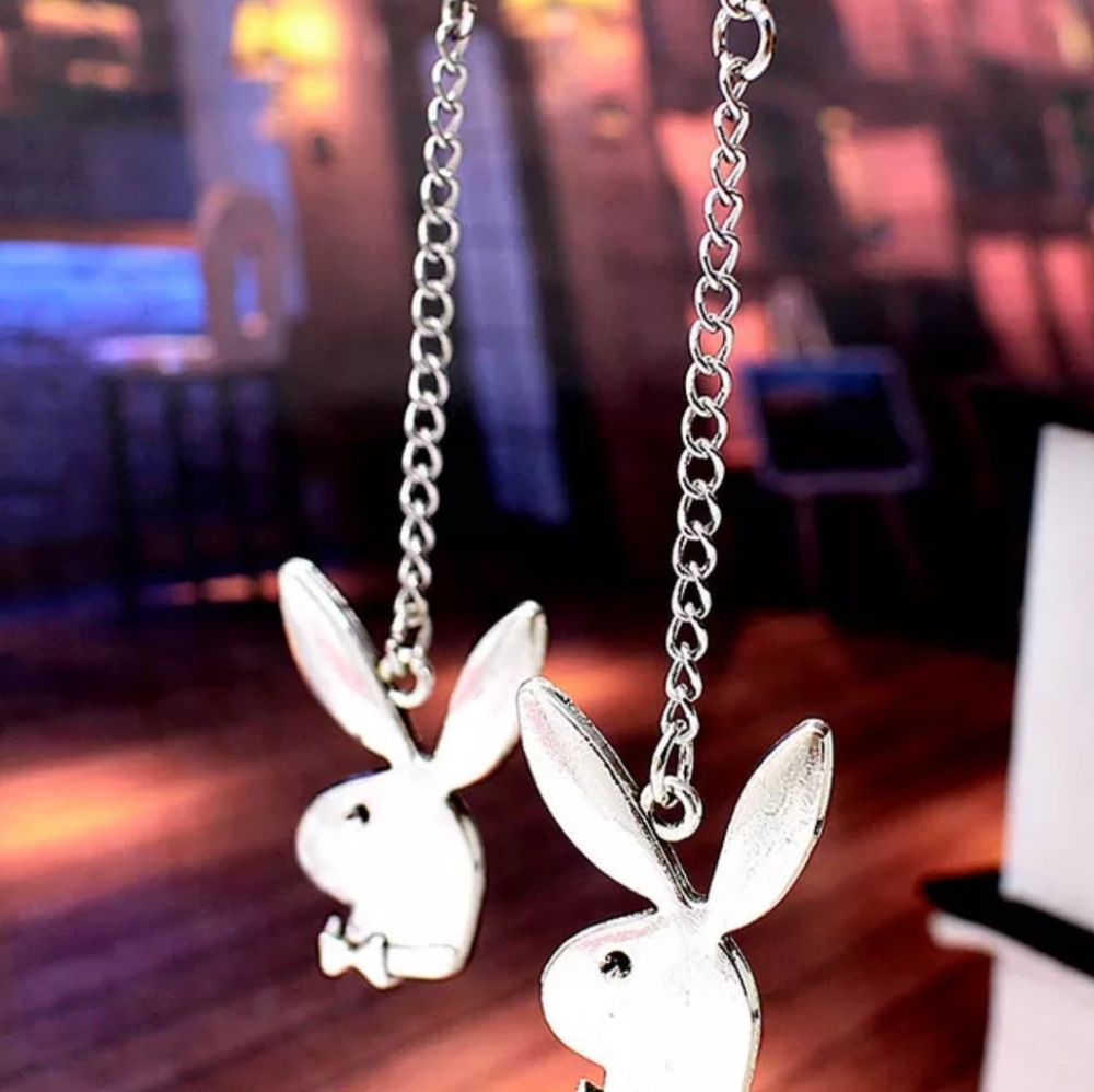 Drop playboy bunny earrings - Picture 2 of 3